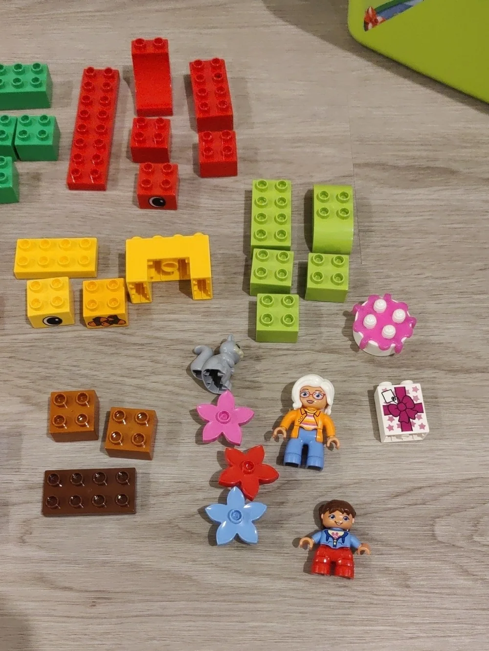 Lego Duplo Multicolor 44Pc assorted Blocks & Figures Green Storage Childrens Y2K